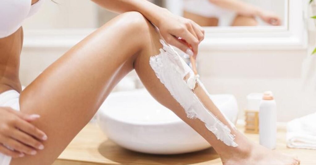 Rasage des jambes femme